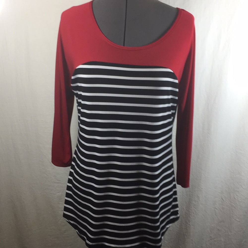 Perseption Top Black,White & Burgundy